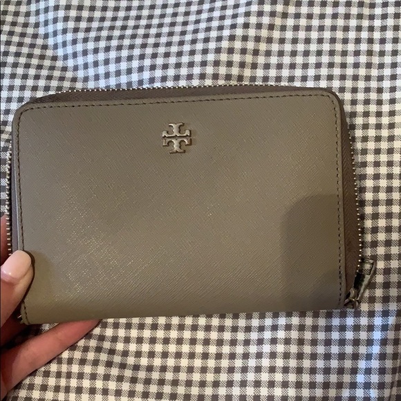Tory Burch wallet - Picture 1 of 4